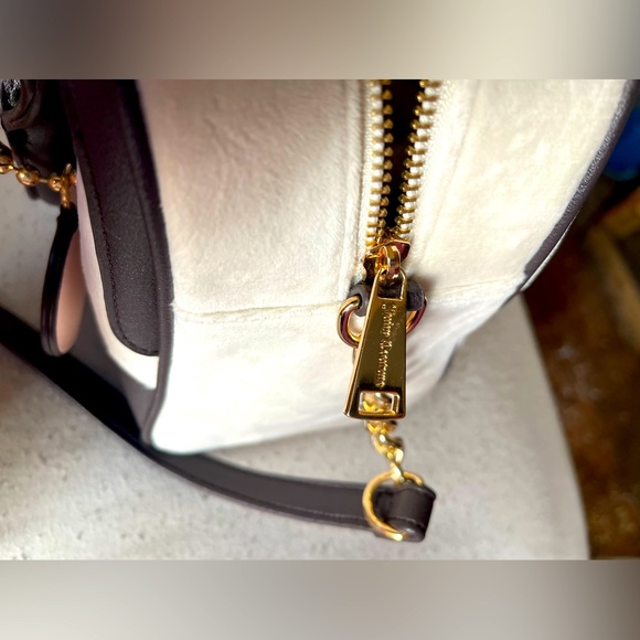 ๐WTโ
JUICY COUTURE ANGEL URBAN HERITAGE BOWLER W/Crossbody strap โ
๐๐พNEVER USE - Picture 7 of 11